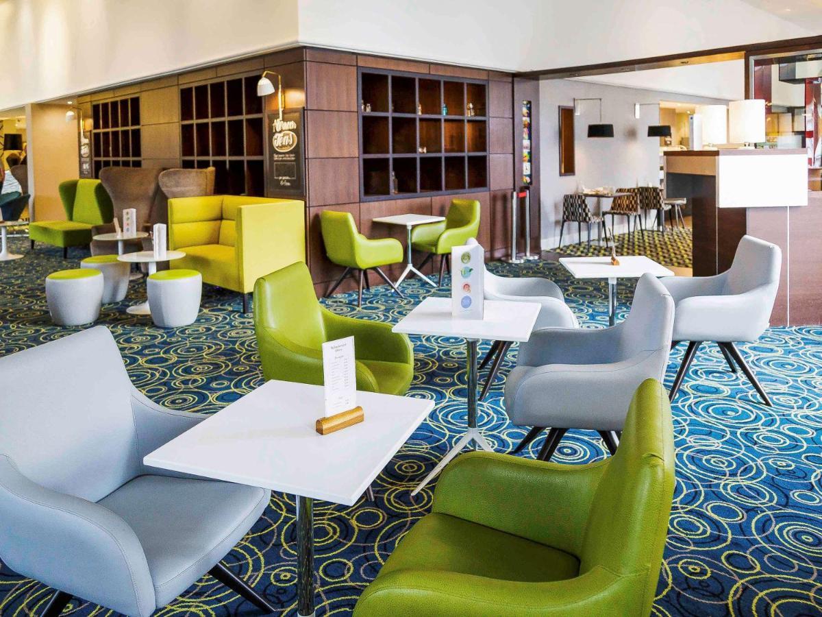 Novotel Stevenage Buitenkant foto