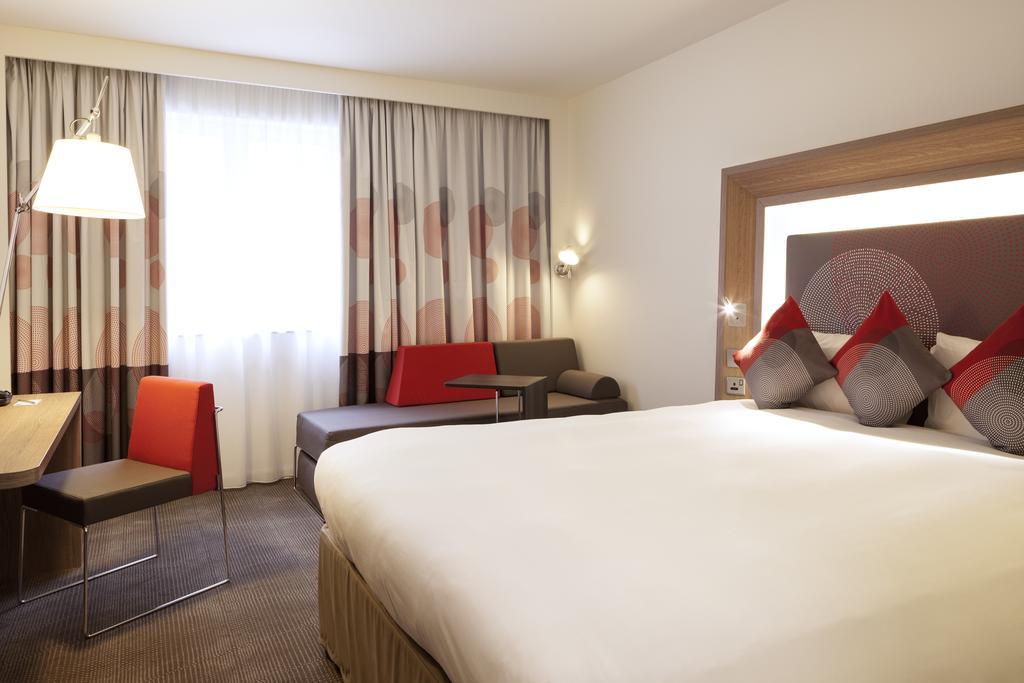 Novotel Stevenage Kamer foto