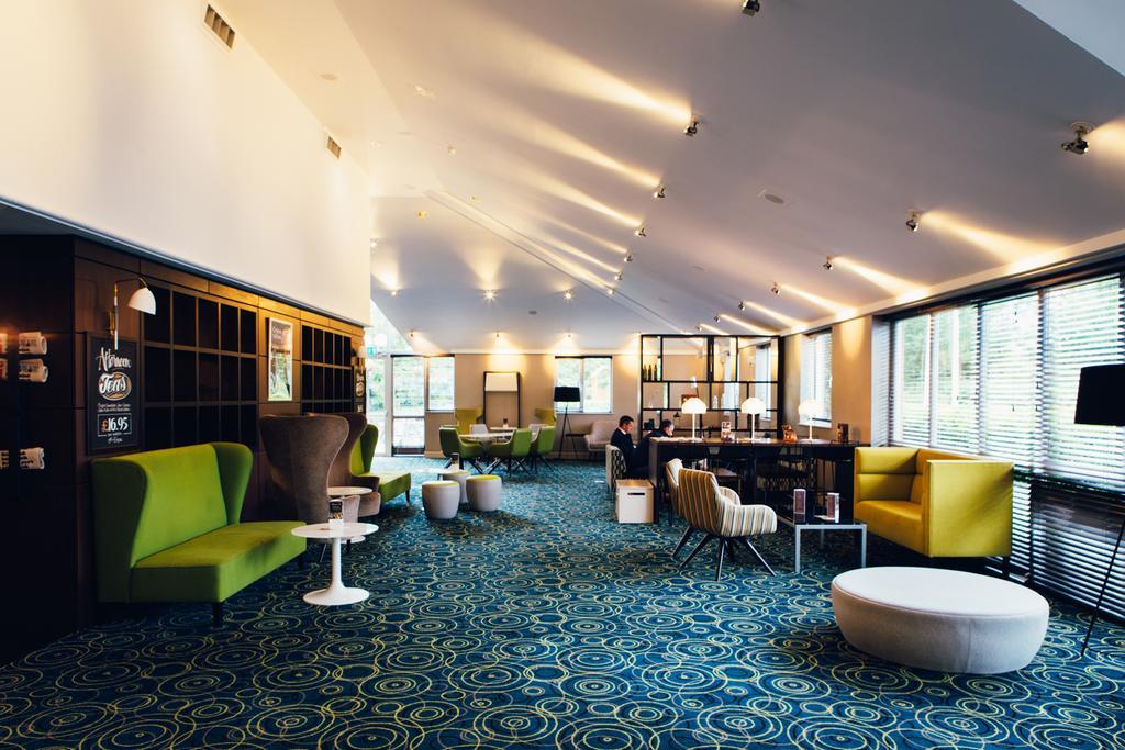 Novotel Stevenage Buitenkant foto