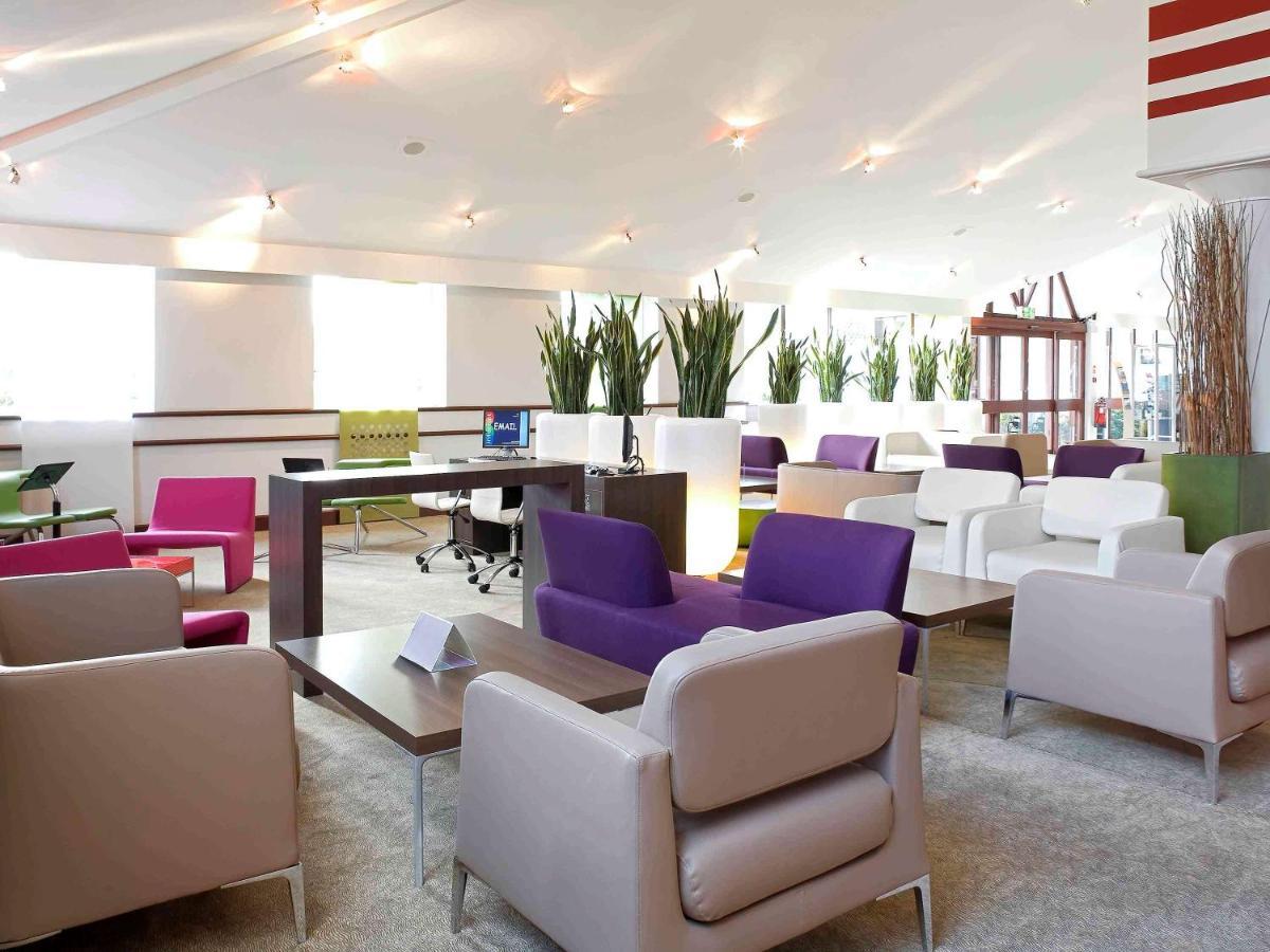 Novotel Stevenage Buitenkant foto